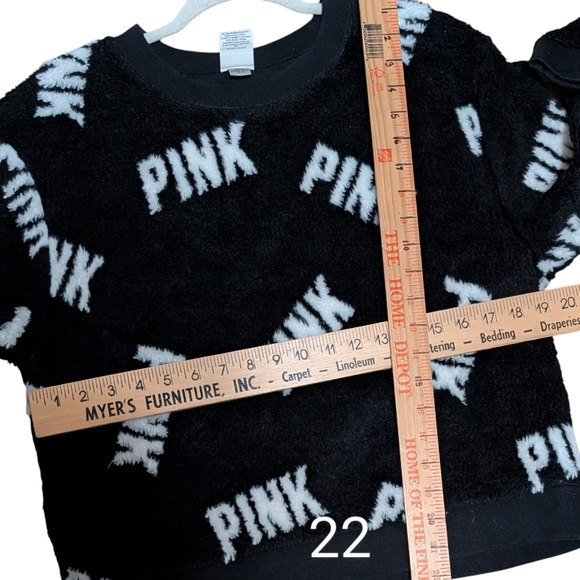 Victoria Secret's all over print Pink top size Medium spell out faux fur black - Picture 3 of 8